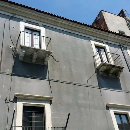 게스트하우스 Baroque & Balconies *